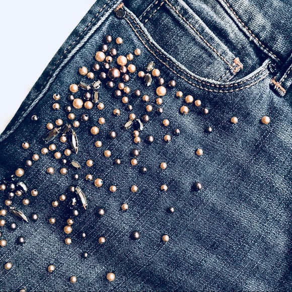 WHBM Embellished bootcut jeans. NWT - Size 0P - Picture 2 of 7